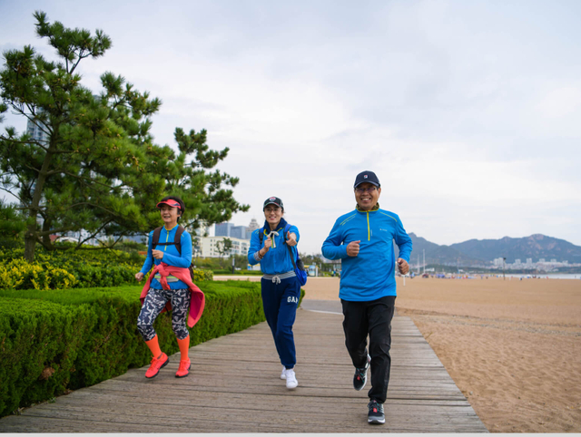 ကျွန်ုပ်တို့၏ 0 န်ထမ်းများ